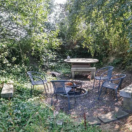 2 Bedroom Amazing In Hébergement de vacances *